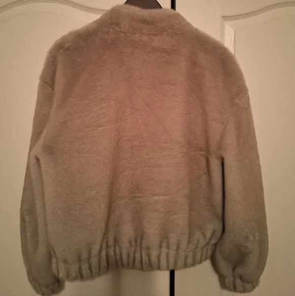 House Of Harlowe 1960 Beige Faux Mink Fur Jacket XS - Picture 9 of 10